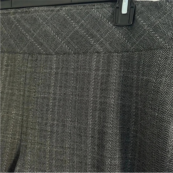 Size 4R Torrid Grey Pull-On Relaxed High-Rise Pant - Picture 4 of 5